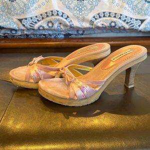 Adorable gentle used pink Steve Madden sandals - perfect for a summer night out!